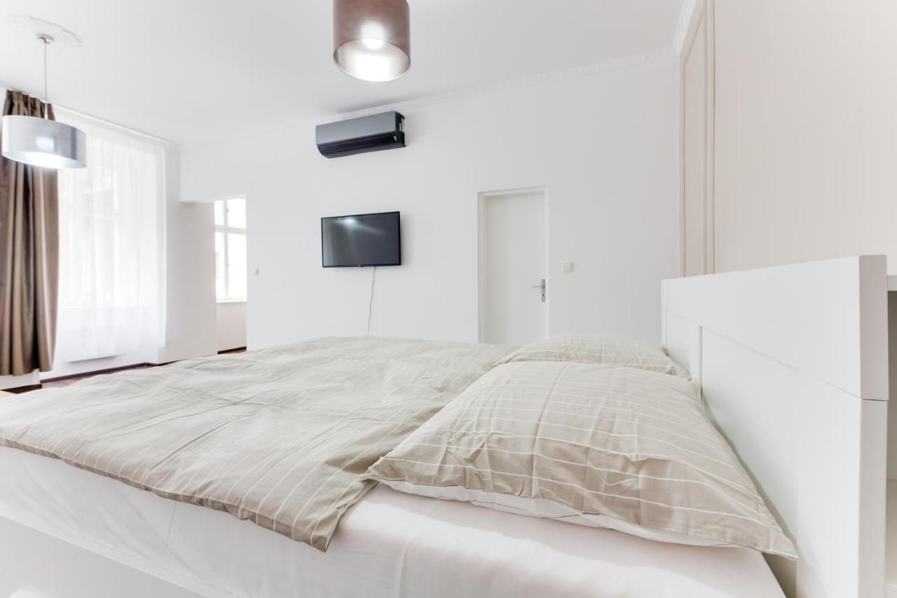 Free Days Luxury Apartment Praag Buitenkant foto